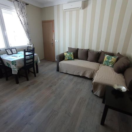 Apartamento con terraza, tipo ático, dos dormitorios y salón con sofá cama Jerez de la Frontera Exterior foto