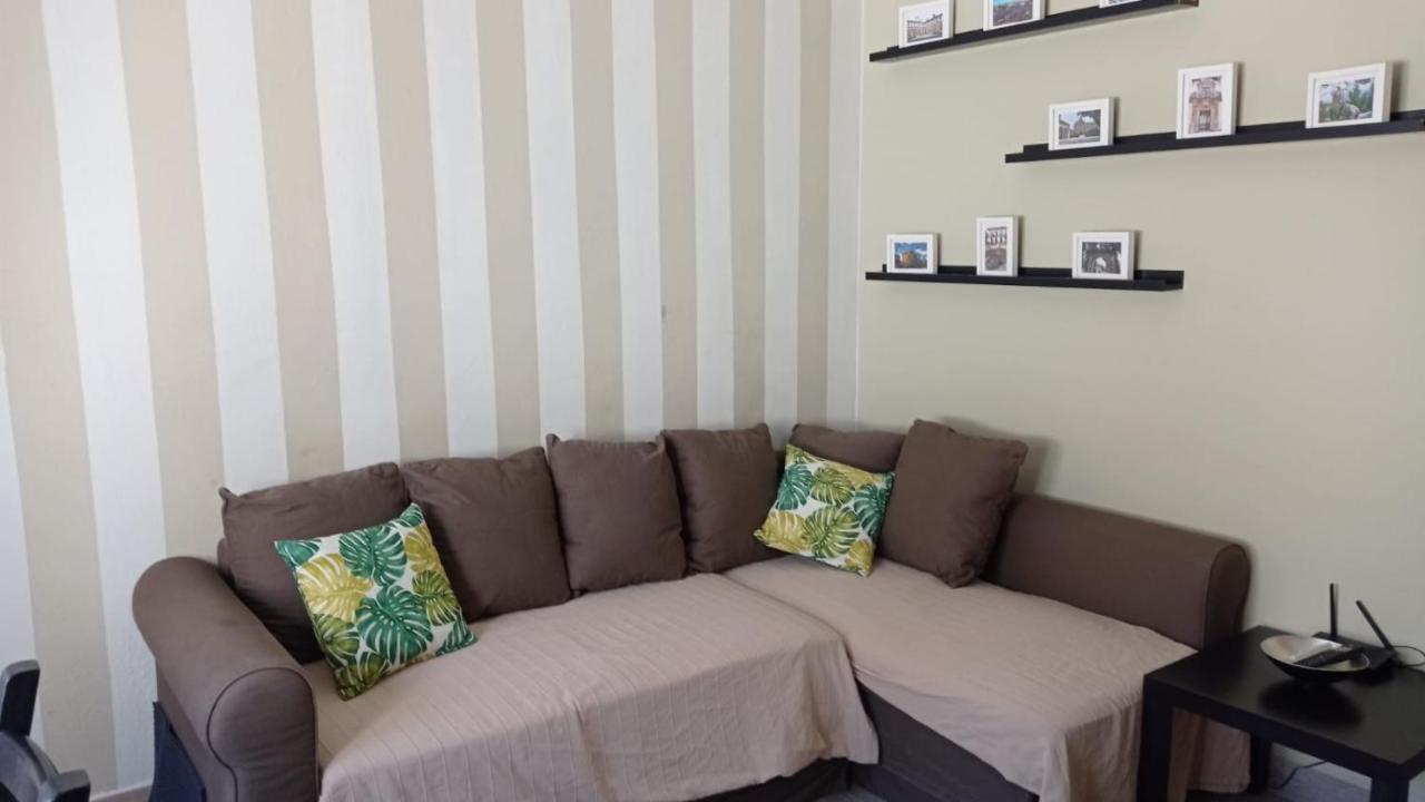 Apartamento con terraza, tipo ático, dos dormitorios y salón con sofá cama Jerez de la Frontera Exterior foto