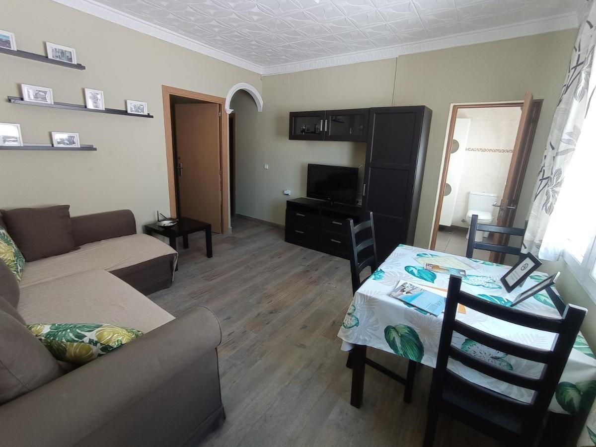 Apartamento con terraza, tipo ático, dos dormitorios y salón con sofá cama Jerez de la Frontera Exterior foto