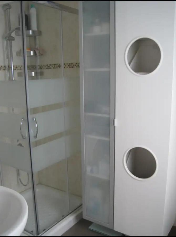 Apartamento con terraza, tipo ático, dos dormitorios y salón con sofá cama Jerez de la Frontera Exterior foto