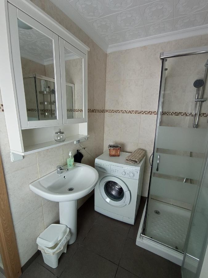 Apartamento con terraza, tipo ático, dos dormitorios y salón con sofá cama Jerez de la Frontera Exterior foto