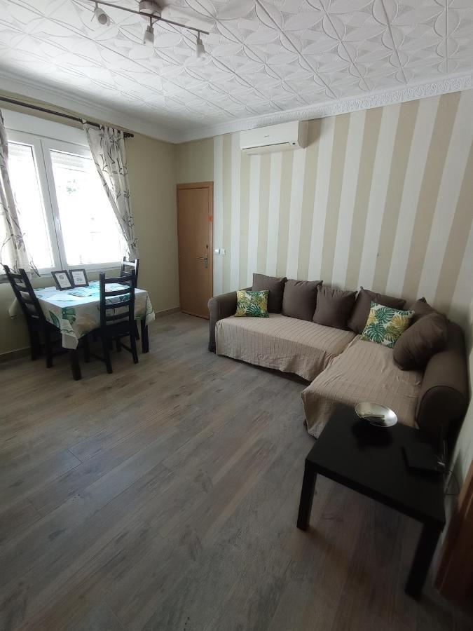 Apartamento con terraza, tipo ático, dos dormitorios y salón con sofá cama Jerez de la Frontera Exterior foto