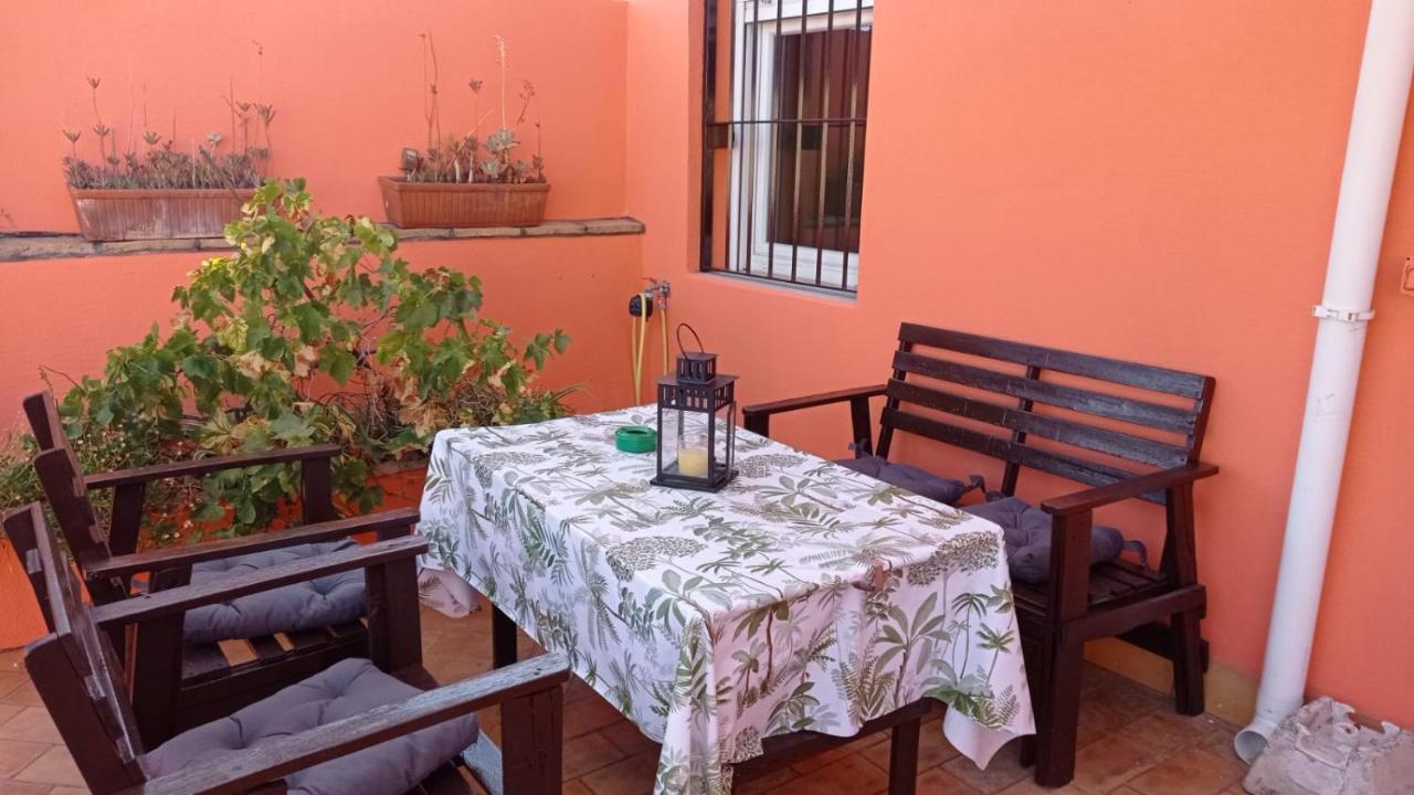 Apartamento con terraza, tipo ático, dos dormitorios y salón con sofá cama Jerez de la Frontera Exterior foto
